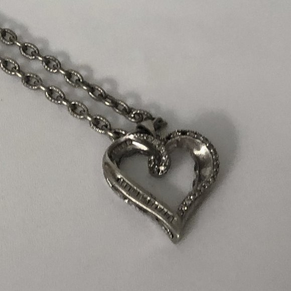 Vintage Jewelry - Vintage Silver Heart Necklace